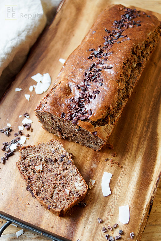 Glutenfreies Brot mit gerösteter Mandelbutter, Cacao Nibs, Kokosnuss Rezept