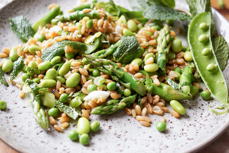 Grünkern Salad with Asparagus, Peas & Edamame