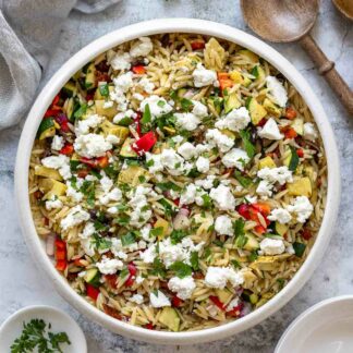 Kritharaki Salat mit Feta Rezept (griechischer Orzo Nudelsalat)
