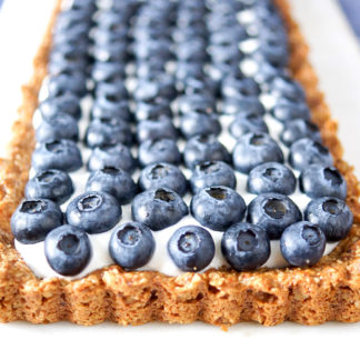 Blaubeer Tarte mit Joghurt, Honig, Mandeln, Haferflocken, glutenfrei