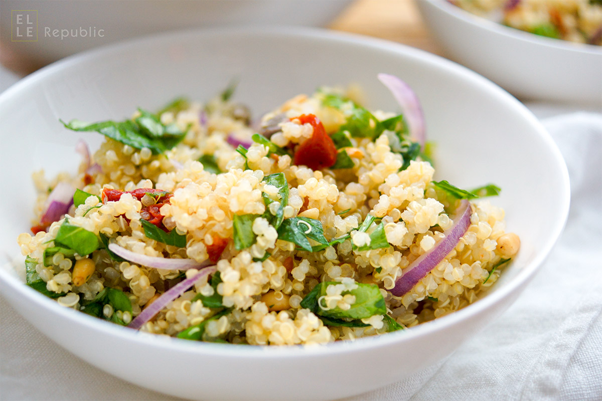 Mediterraner Quinoa-Salat Rezept | Einfach &amp; Gesund | Elle Republic