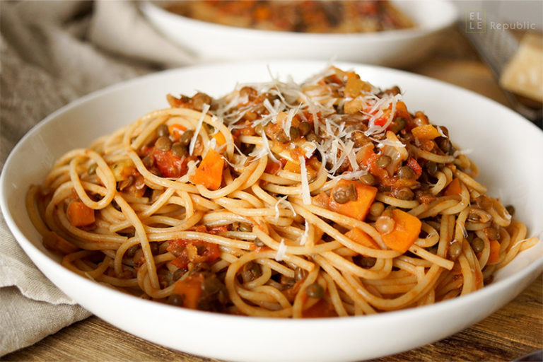 Vegetarische Linsen-Bolognese Rezept | Elle Republic