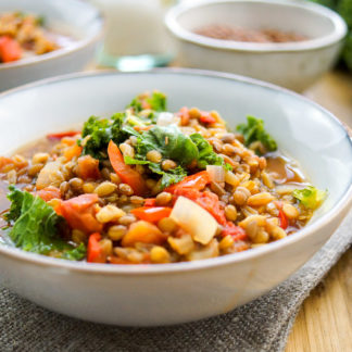 Vegetarische Linsen Chili Rezept mit Grünkern, Grünkohl und Paprika. Vegetarische