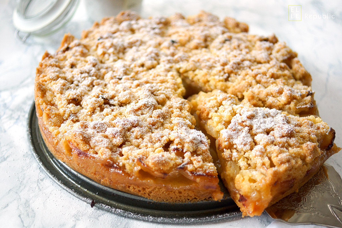 omas apfelkuchen mit streusel (apfelkrümel)