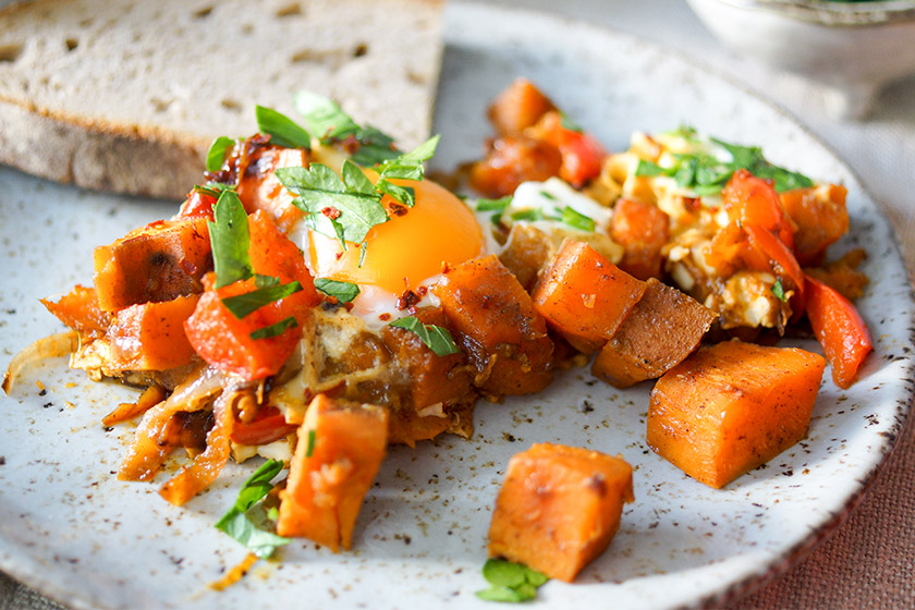 Süßkartoffel-Pfanne mit Ei Rezept | Einfach & Gesund