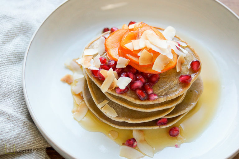 Buchweizen Tahin Pancakes mit Bananen Rezept, glutenfrei, ohne Milchprodukte und ohne Industriezucker.