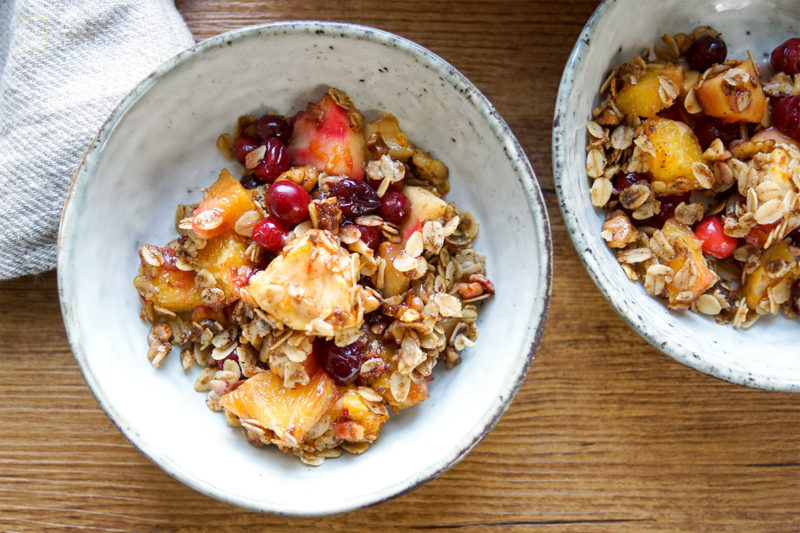 Cranberry Apfel Crisp (Crumble mit Haferflocken) mit Orange (Vegan + Glutenfrei)