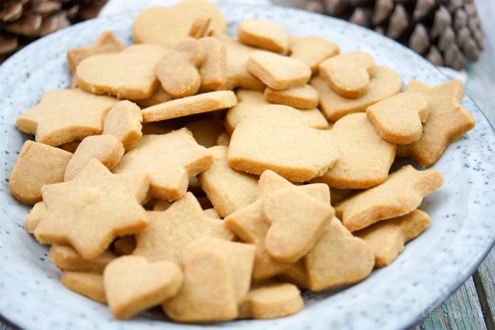 Dinkel-Butterkekse mit selbstgemachten Puderzucker aus GEPA Bio Vollrohrzucker, Weihnachtsplätzchen, gesunder Rezept