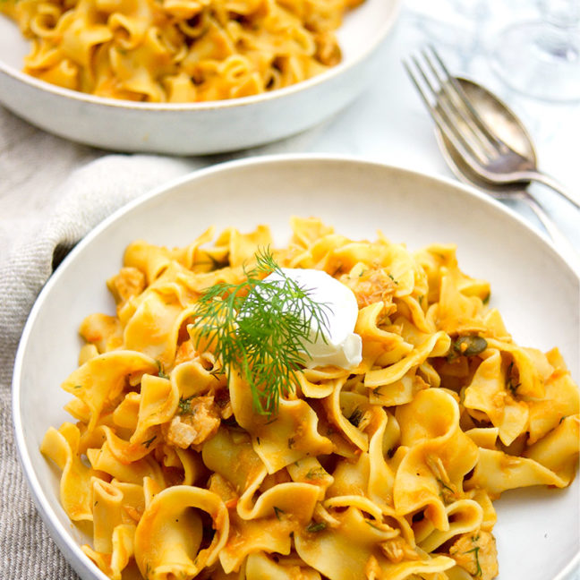 Thunfisch Nudeln mit Balsamico-Sugo mit Thunfisch, Kapern, Tomaten Rezept