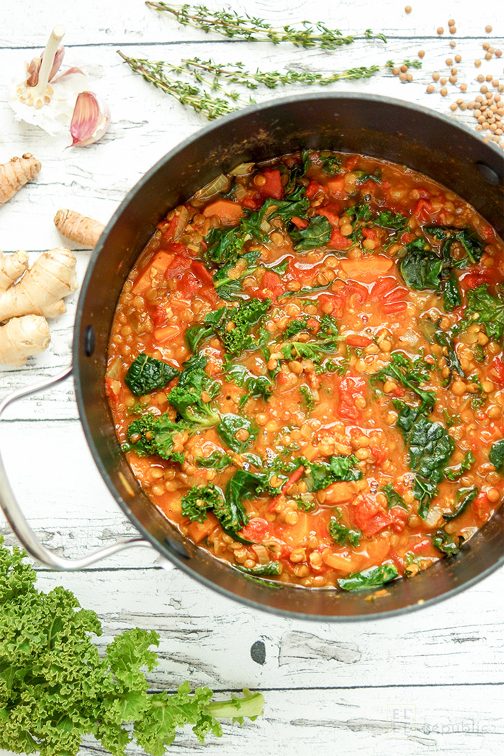 Linsensuppe mit Kurkuma, Ingwer und Grünkohl Rezept - vegan und glutenfrei!