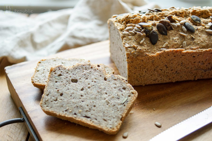 veganes und glutenfreies Brot Rezept, aktiviertes Buchweizenbrot mit Kichererbsenmehl und Vollkorn.