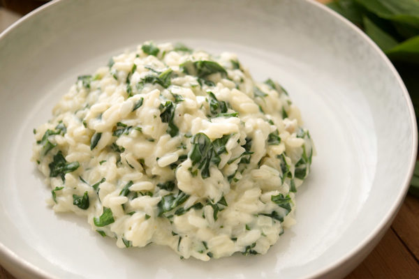 Bärlauch Risotto mit Ziegenkäse Rezept | Elle Republic