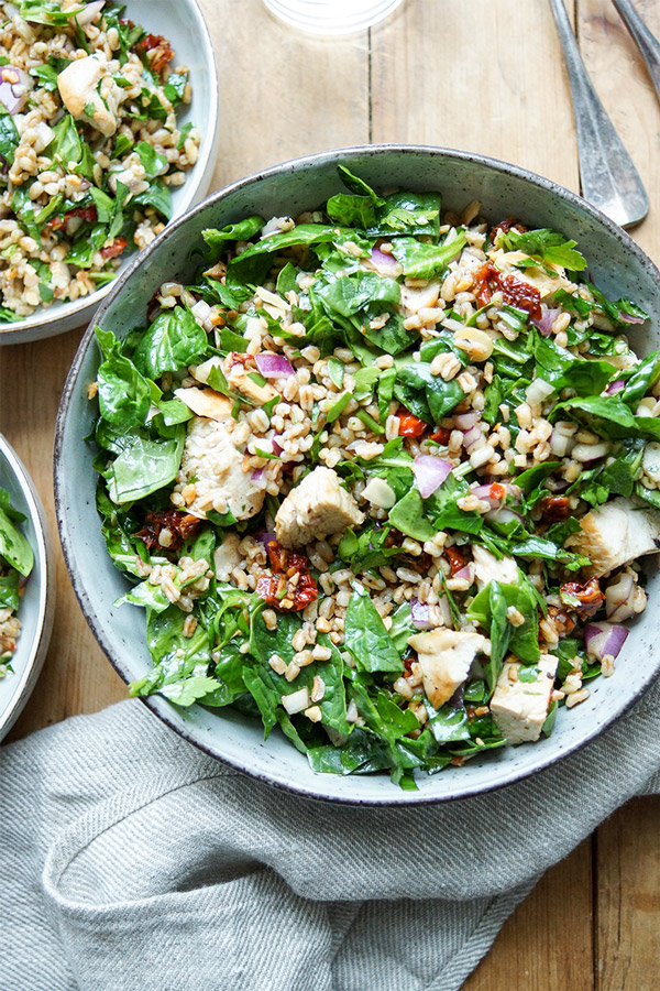 Spelt Salad with Chicken, Sun-dried Tomatoes and Almonds