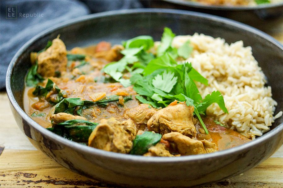 Ein einfaches Rezept für ein indisches Garam Masala Hühnchen-Curry mit Spinat. Low-fat, glutenfrei