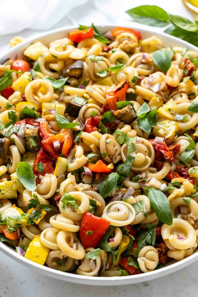 Close-Up: Mediterranean Pasta Salad with roasted peppers, zucchini, aubergine and sweet cherry tomatoes