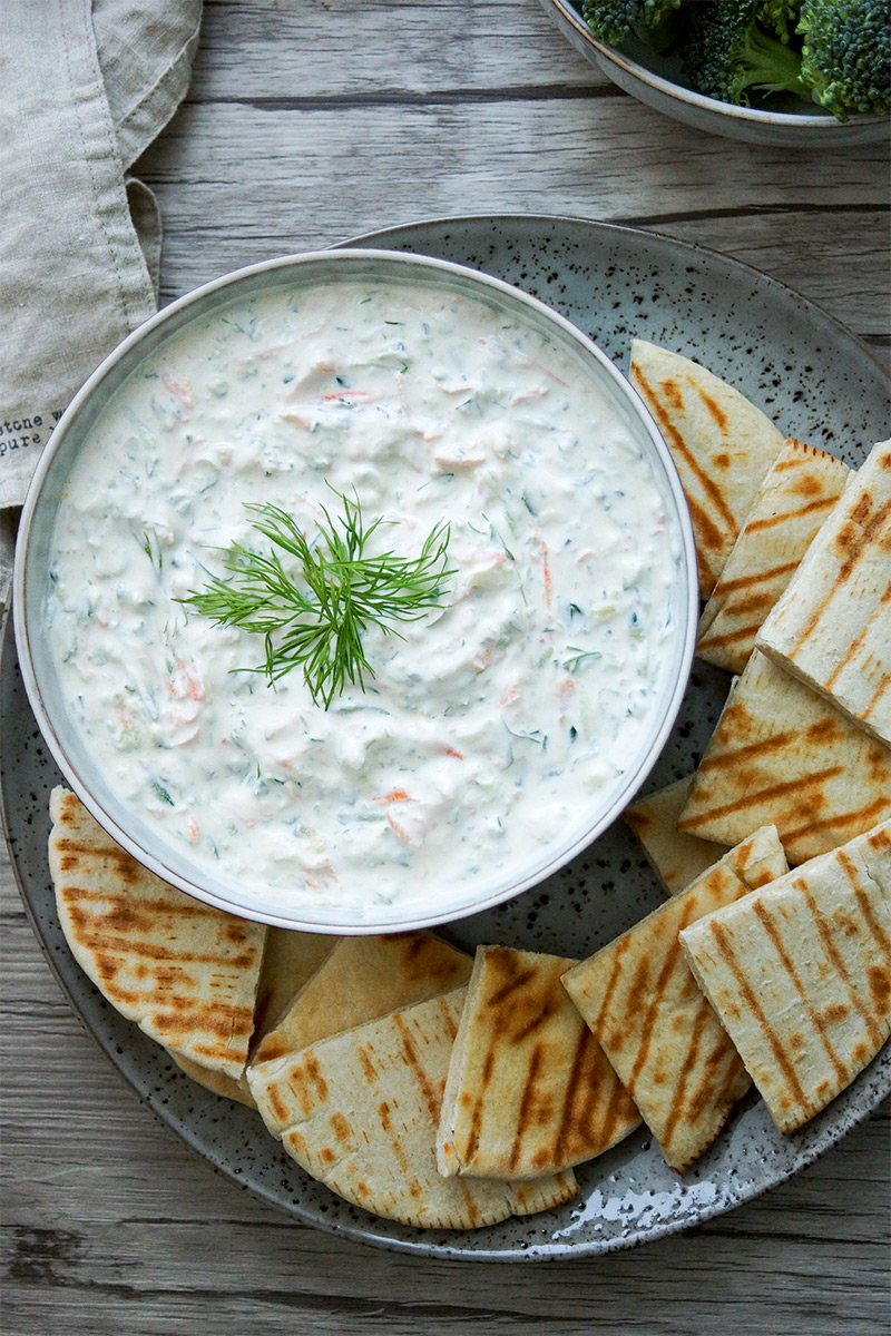 Original griechisches Tzatziki mit Karotte | Elle Republic Rezept