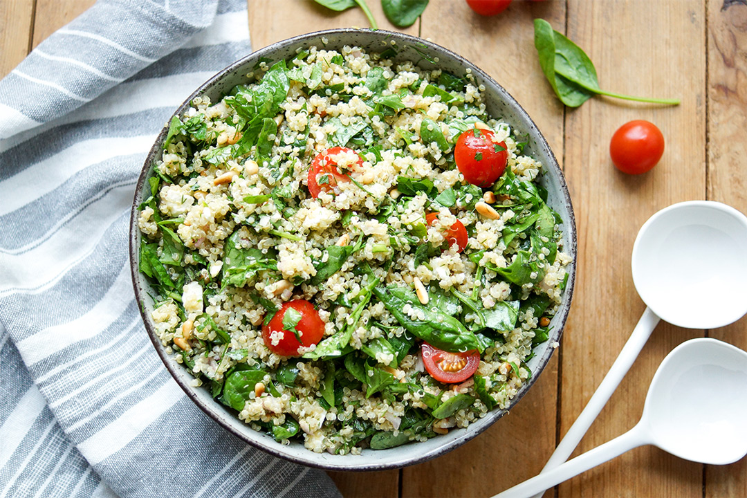 Quinoa Salat Mit Spinat Feta Rezept Elle Republic