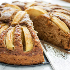 Buttermilchkuchen - Grundrezept mit Apfel oder Heidelbeeren