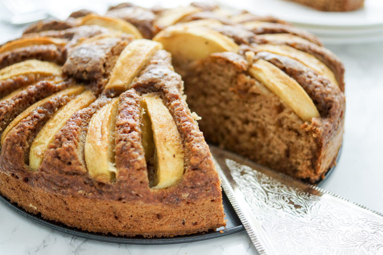Buttermilchkuchen - Grundrezept mit Apfel oder Heidelbeeren