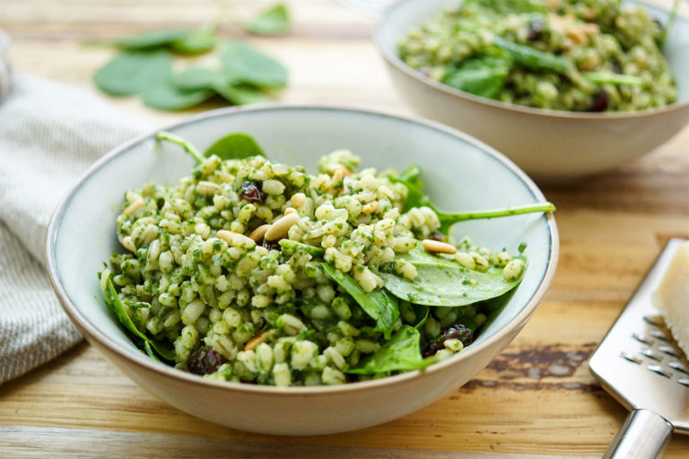 Gerstentopf mit Pesto (Zitrone-Spinat)