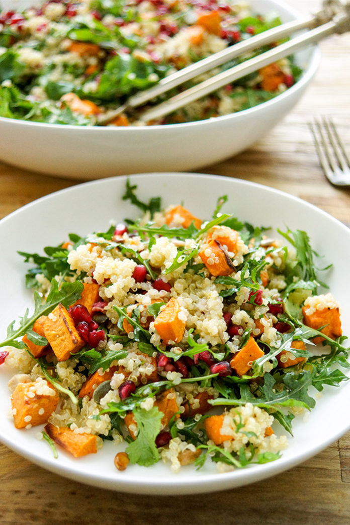 Quinoa-Salat mit Süßkartoffeln und Rucola | Rezept | Elle Republic