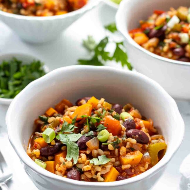 traditionelles kreolisches Gemüse Jambalaya (Reiseintopf) mit Kidney Bohnen