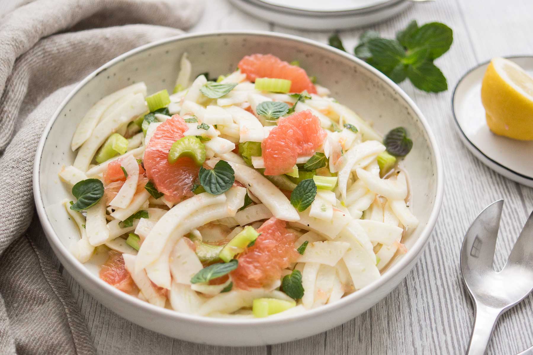 Fenchel-Salat mit Grapefruit &amp; Sellerie Rezept | Elle Republic