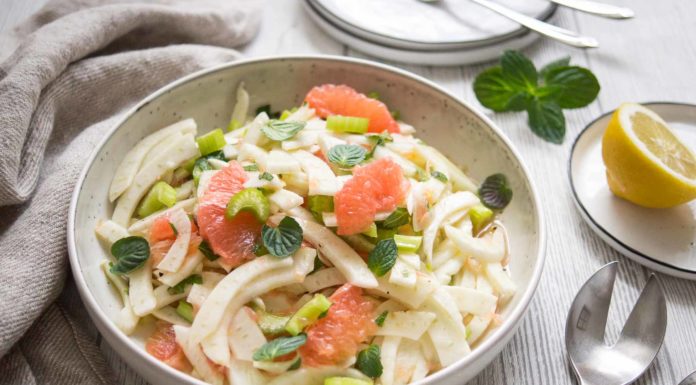 Fenchel-Salat mit Grapefruit und Sellerie Rezept