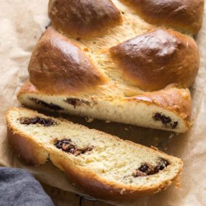 Omas Hefezopf (schwäbischer) mit Cranberries und Pekannüssen Rezept