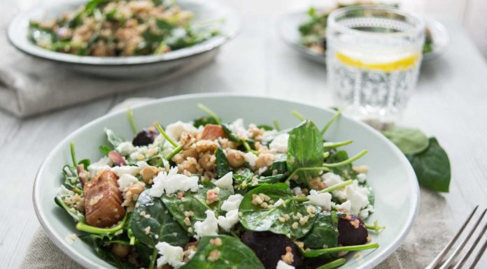 Spinatsalat mit gerösteter Rote Bete, Kichererbsen und Feta