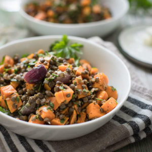Gerösteter Süßkartoffel-Salat mit Linsen, Karotten und Mohn-Dressing Rezept , Vegan, Glutenfrei