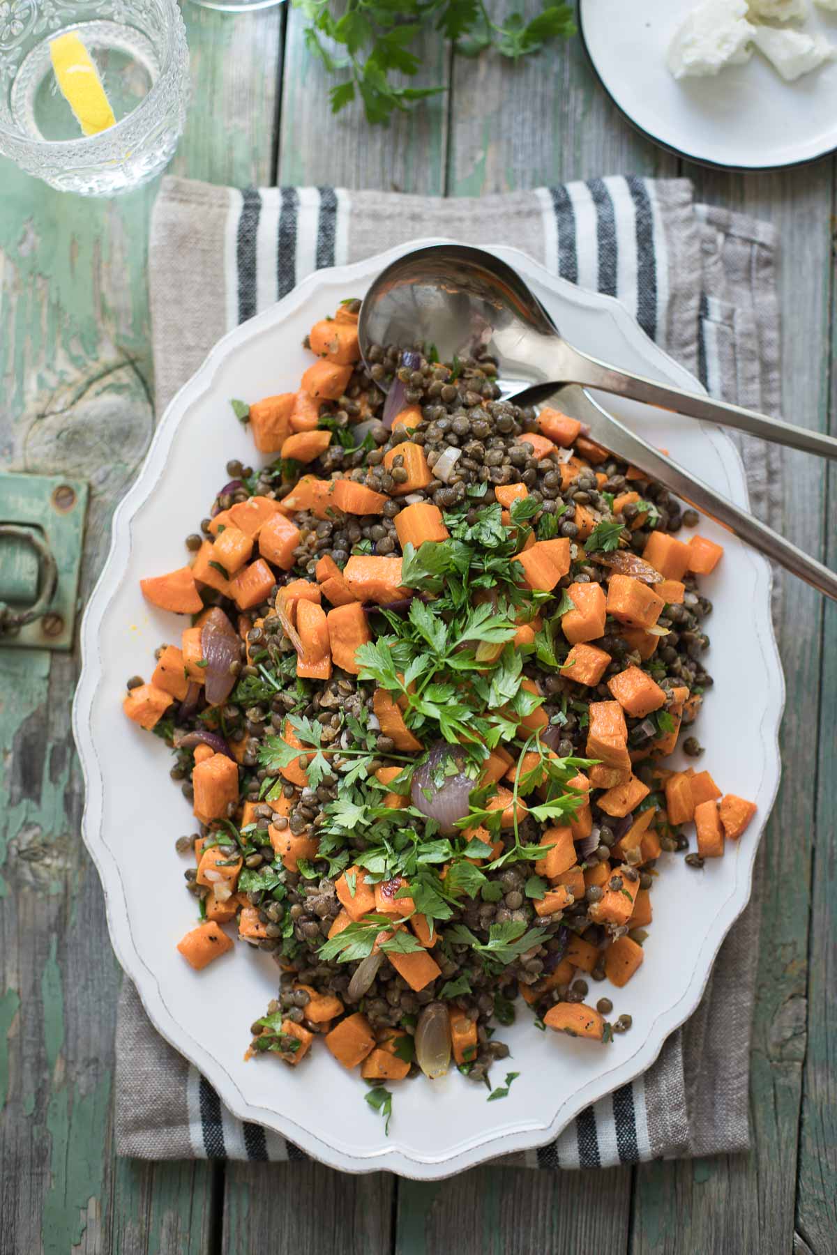 Gerösteter Süßkartoffel-Salat mit Linsen, Karotten und Mohn-Dressing Rezept , Vegan, Glutenfrei