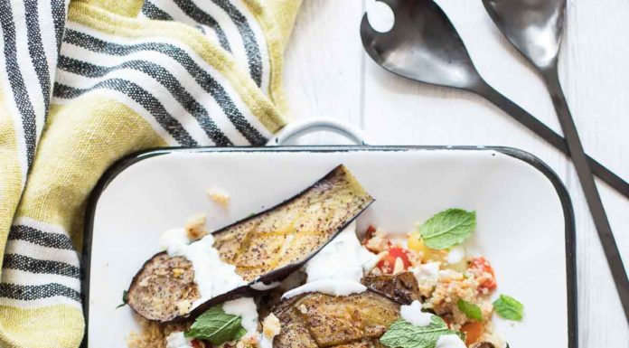 Geröstete Auberginen mit Sumach, Tomaten und Quinoa