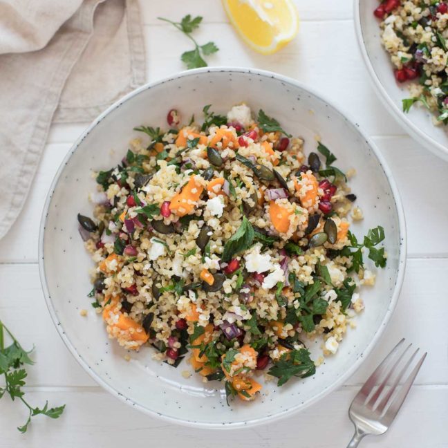 Tabouleh mit Süßkartoffel, Feta und Kürbiskernen