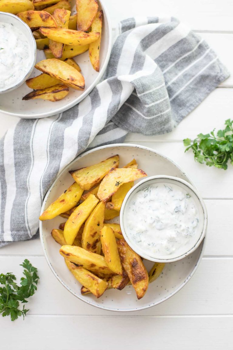 Knusprige Ofenkartoffeln mit Joghurt-Feta-Dip Rezept