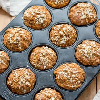 Frühstücks-Muffins mit Apfel, Karotten, Dinkel