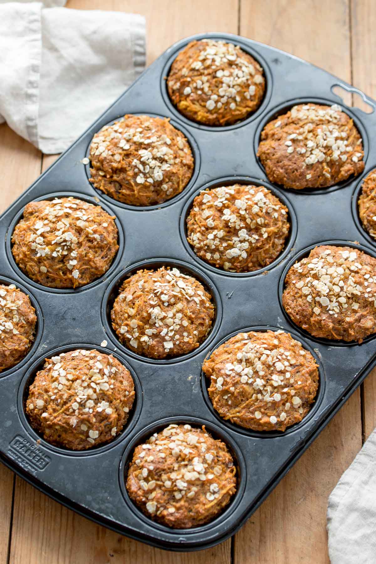 Frühstücks-Muffins mit Apfel und Karotten Rezept | Elle Republic