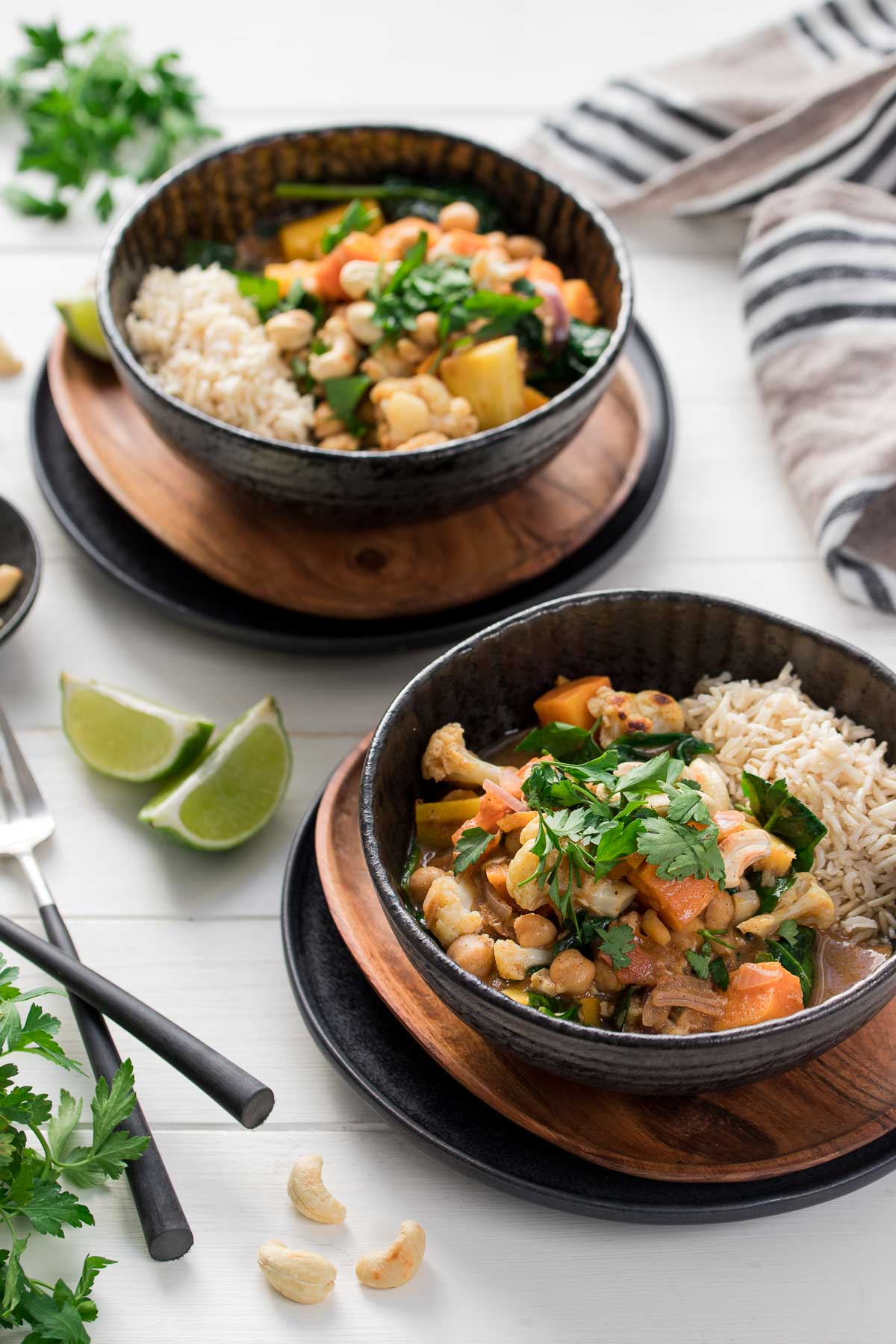 Korma Curry mit Kichererbsen, Kokosmilch & geröstetem Gemüse, vegetarische Rezept