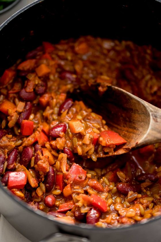 Vegetarian Chili sin Carne with Grünkern (Chili De Frijoles) | Elle ... Vegetarian Chili sin Carne with Grünkern (Chili De Frijoles) | Elle ...