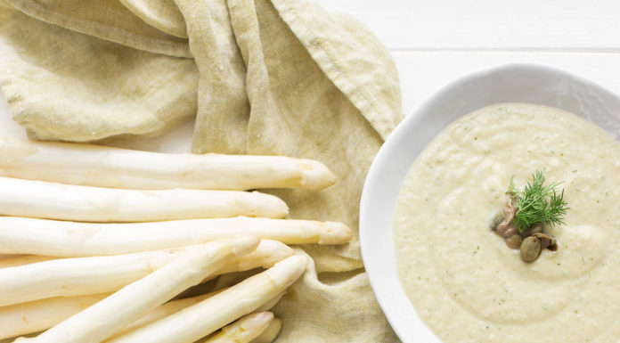 Vegane Spargelcremesuppe Rezept mit weißem Spargel