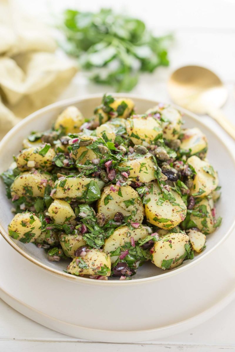 Mediterraner Kartoffelsalat mit Sumach-Dressing, vegane Rezept