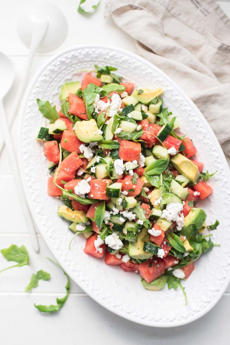 Wassermelonensalat mit Feta, Gurke, Rucola, Minze & Avocado
