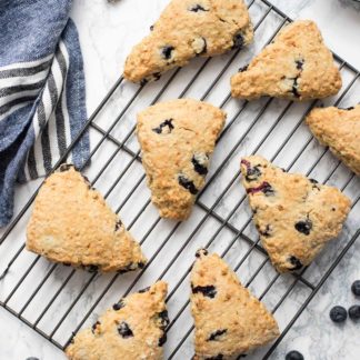 Homemade Blueberry Scones with spelt flour, rolled oats and unrefined sugar