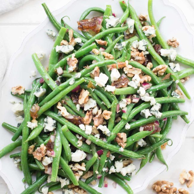 Grüne Bohnen-Salat mit Walnüssen, Datteln und Roquefort Rezept