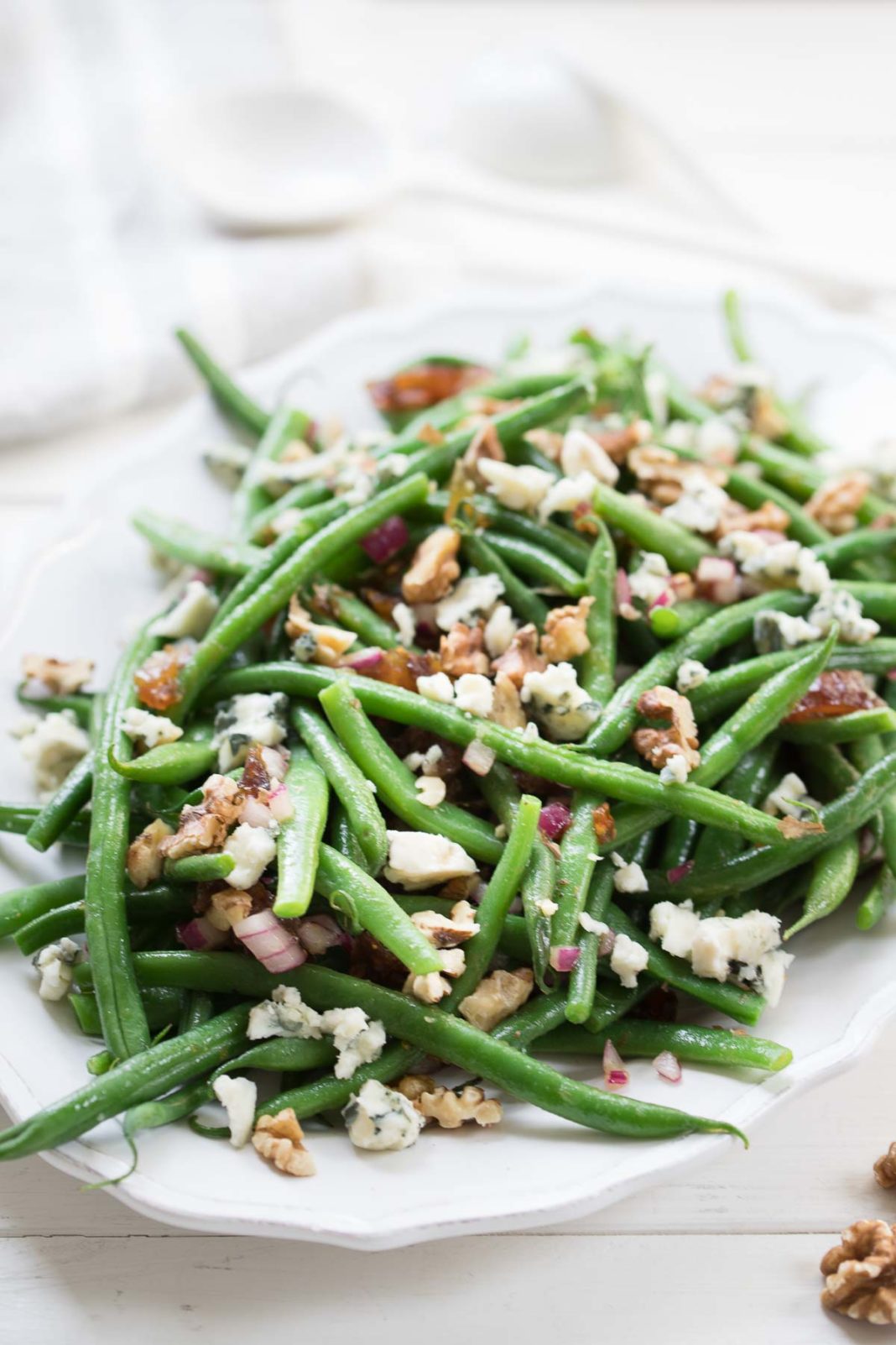 Grüne Bohnen-Salat mit Walnüssen, Datteln &amp; Roquefort | Elle Republic