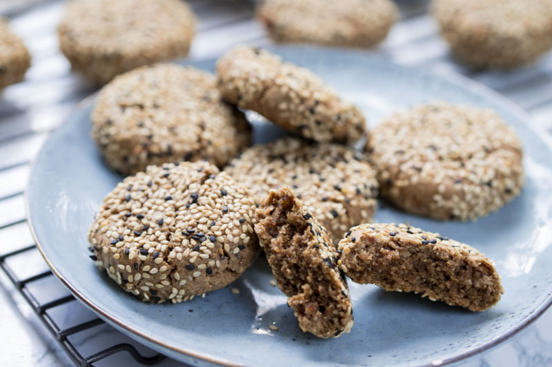 Vegane Dattel Tahini Kekse Rezept / Dattelkekse mit Sesam