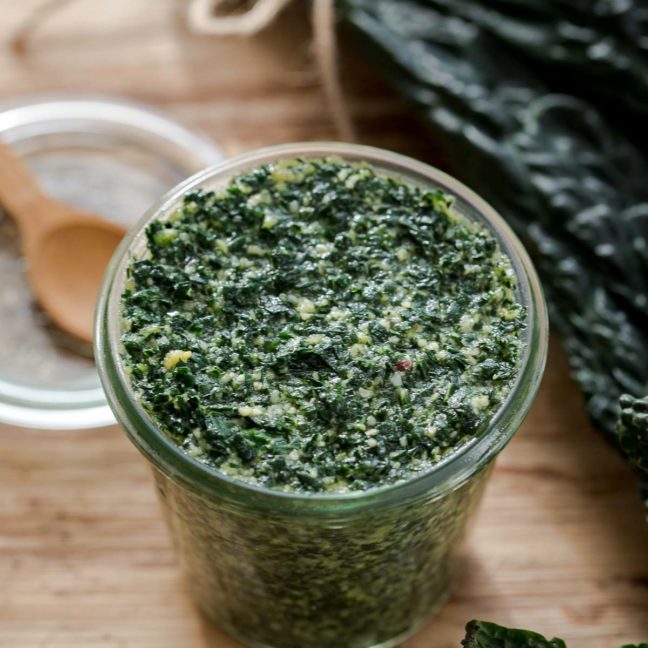 Beste Schwarzkohl Pesto - schnell, einfach, lecker!