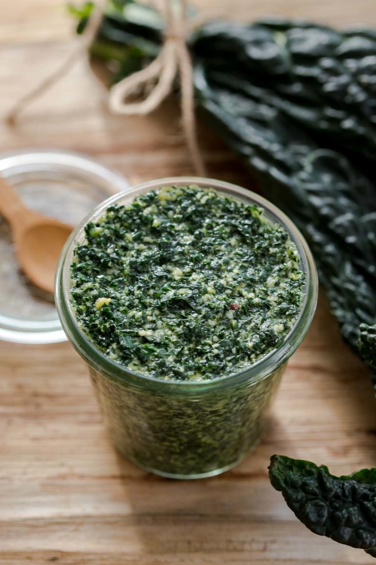 Beste Schwarzkohl Pesto - schnell, einfach, lecker!