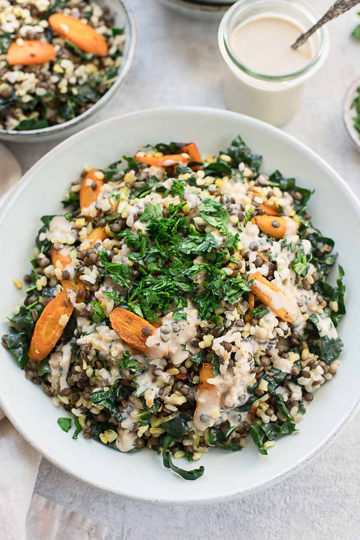 Linsen Reis Salat mit gerösteten Karotten & Tahini-Dressing Rezept, vegan, vegetarisch