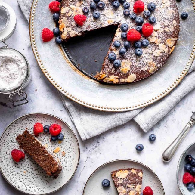 glutenfreies Schokoladenkuchen-Rezept mit Beeren